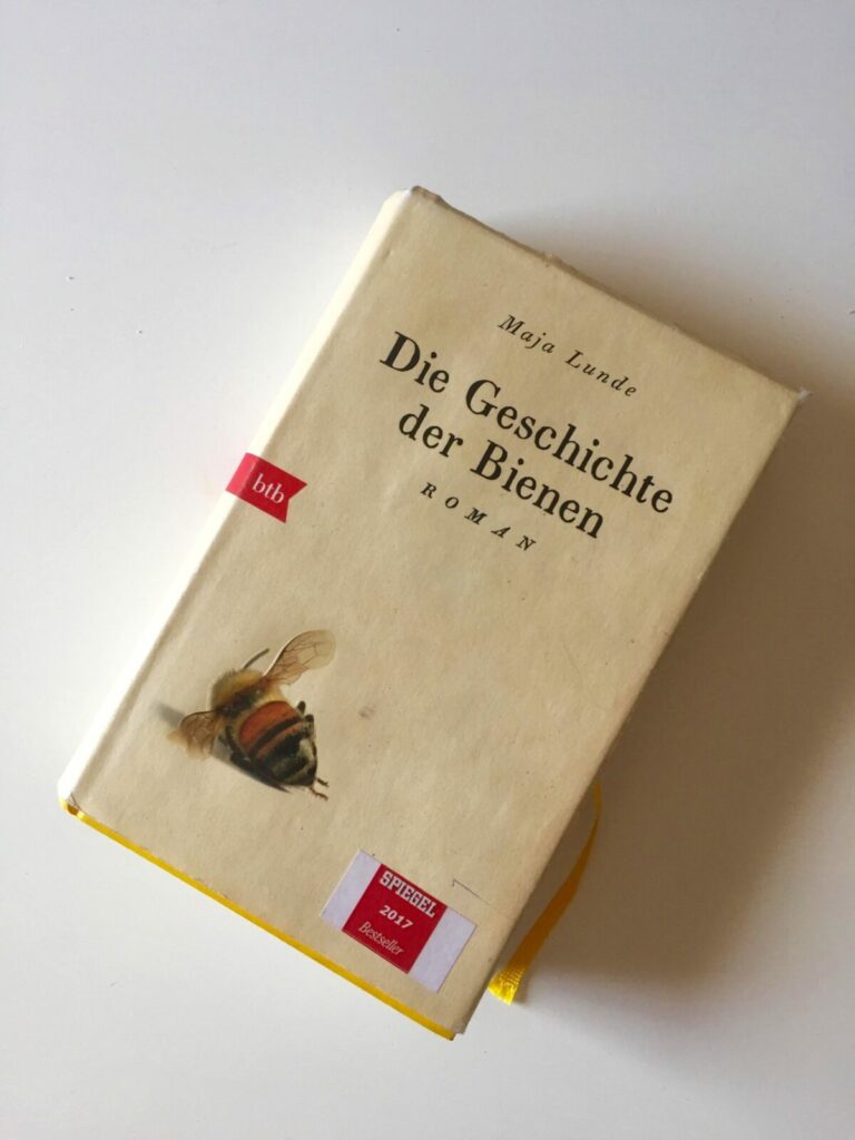 Buchkritikrezension Die Geschichte Der Bienen Von Maja Lunde